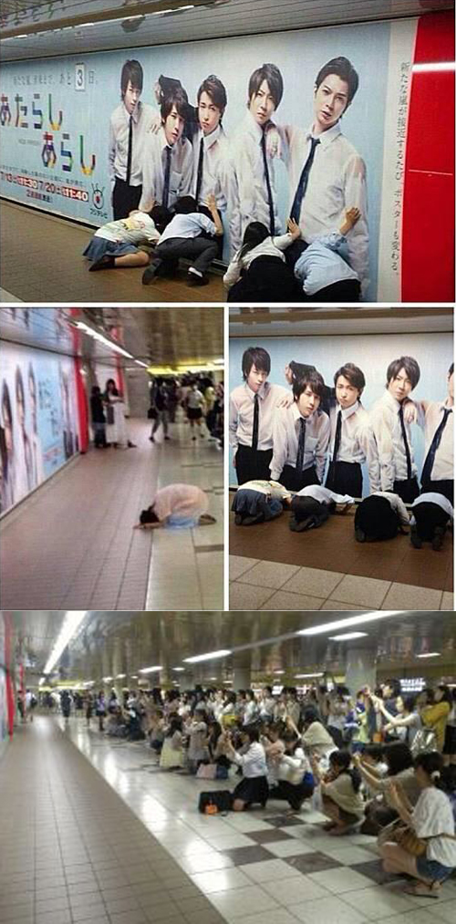 【オタクおもしろ画像】新宿駅構内に設置された嵐のポスターに群がる嵐ファン