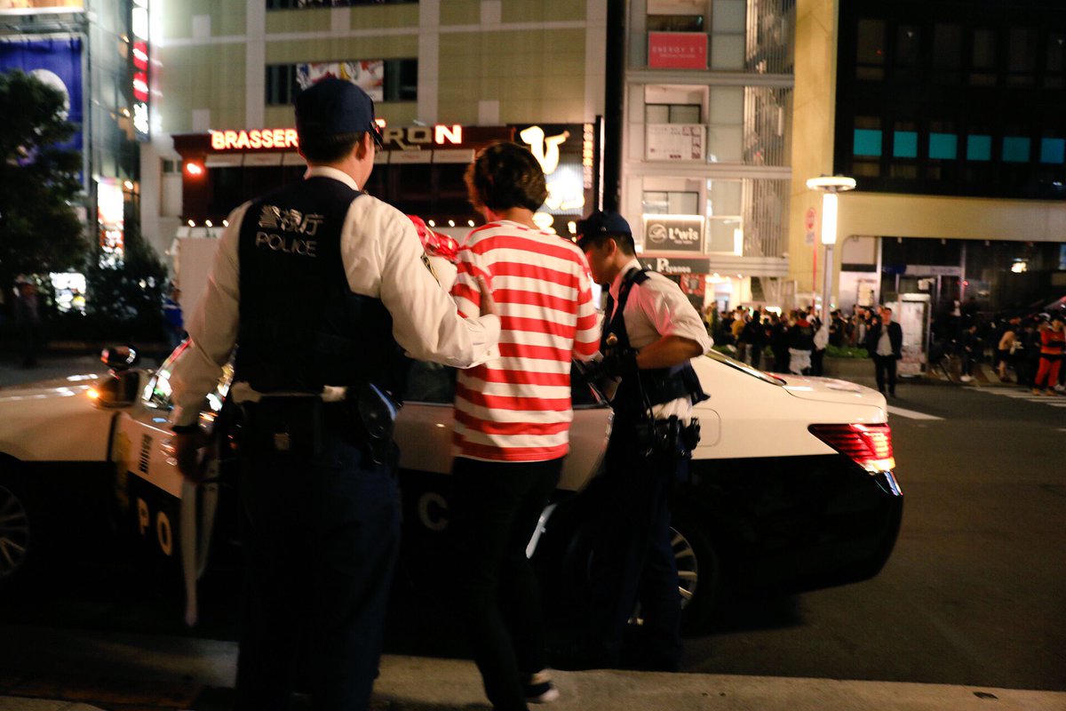 ちょっと君 渋谷ハロウィンで警察に連行されるウォーリー 笑