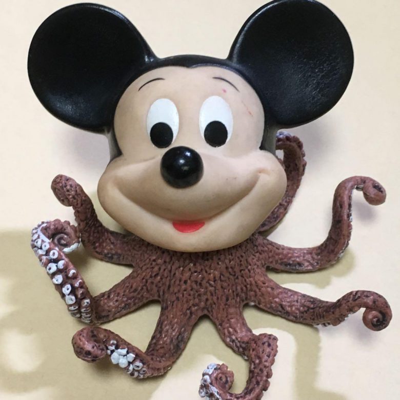 メルカリに出品された『ジャンク品 ミッキーマウス 貯金箱』がシュール（笑）