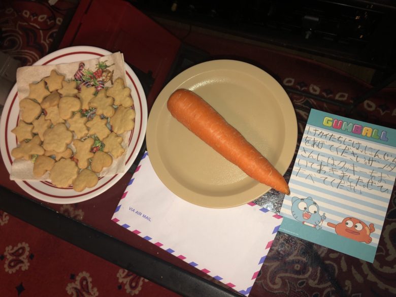 【クリスマスおもしろ画像】対応に悩む子どもが用意したトナカイ用の食べ物（笑）