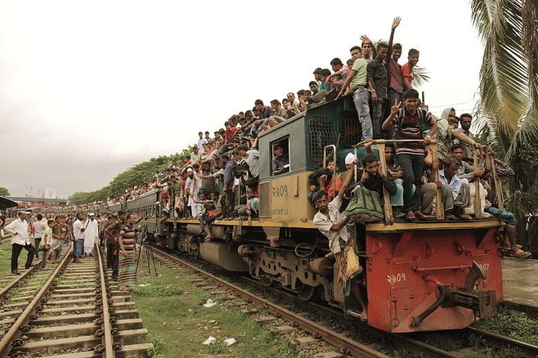 【インド電車おもしろ画像】定員オーバーのインドの電車（笑）