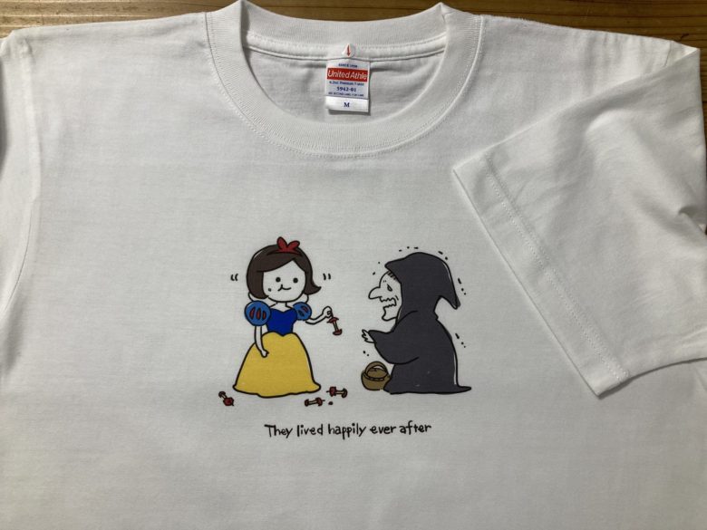 【Tシャツおもしろ画像】毒りんごを平気で食べる白雪姫が描かれたTシャツ（笑）