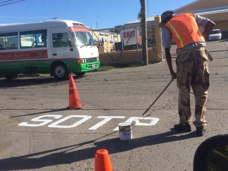 【海外おもしろ画像】道路の「STOP」の文字を書き間違える作業員（笑）
